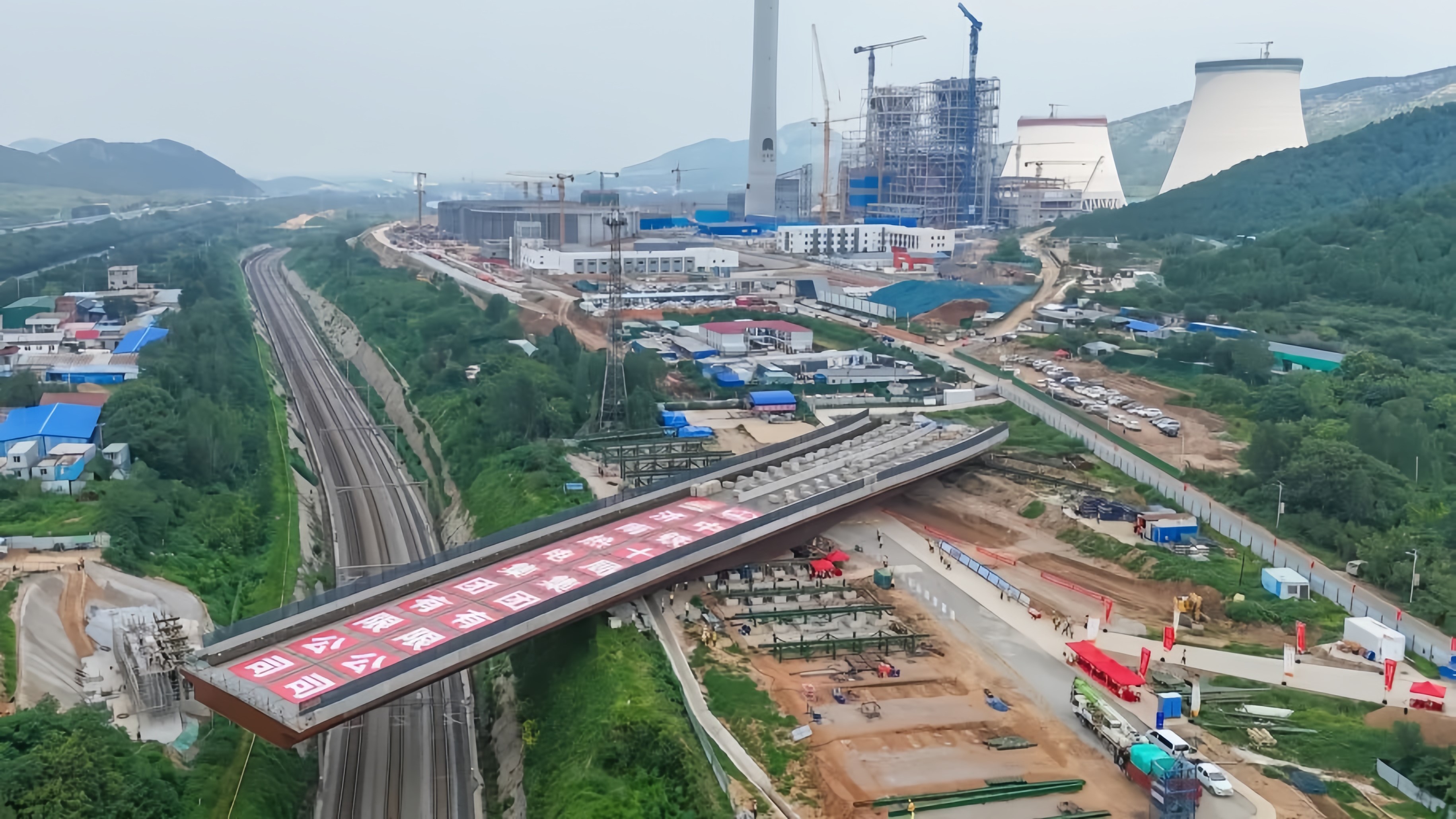 济南热电集团进厂道路上跨京沪铁路立交桥工程 济南热电集团进厂道路上跨京沪铁路立交桥工程